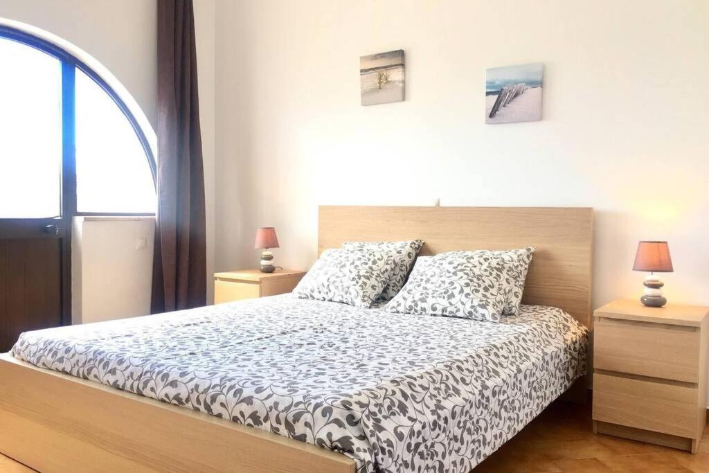 Spacious Castelo Appartement